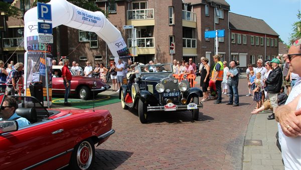 Oldtimer evenementen - Van oude auto's tot tracoren - Uitzinnig.nl